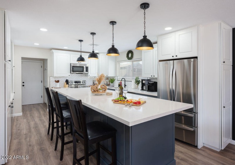 PROPERTYIMAGECO_6839EKeltonLn_WEB-41