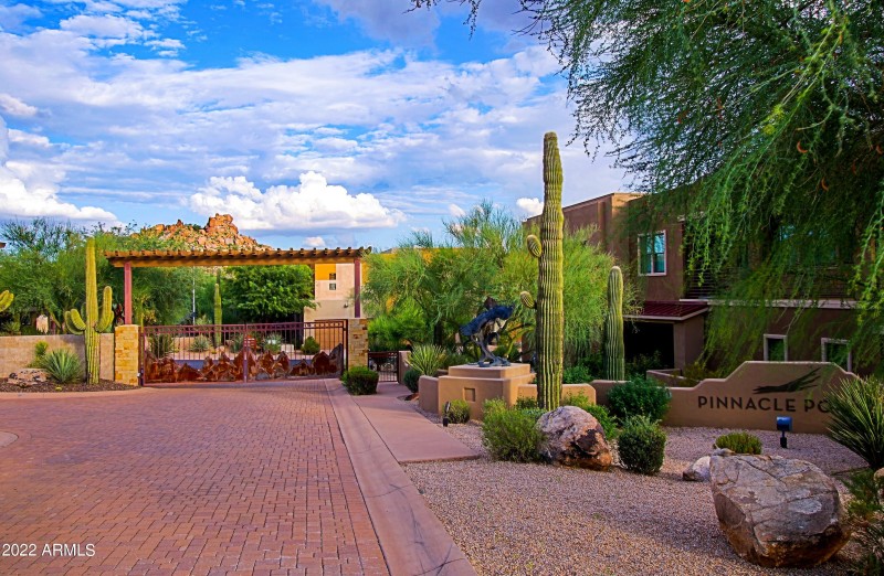 Pinnacle Pointe