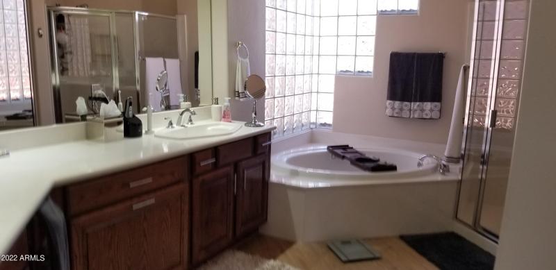 MasterBathroom_DoubleSinks