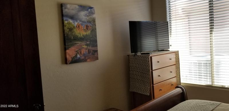 GuestChestDrawers_Television