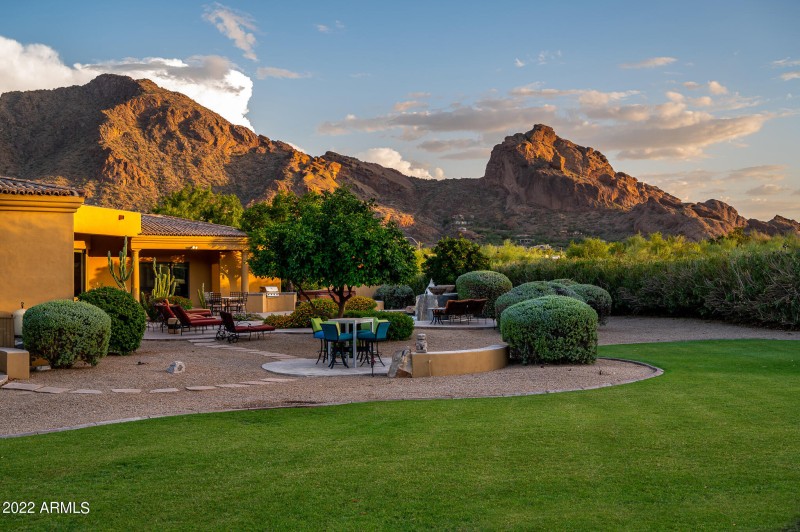 Sunshine, mountains and privacy