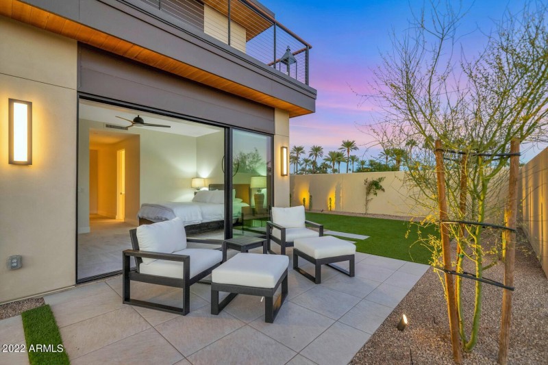 6331 E Phoenician Blvd-large-037-038-633