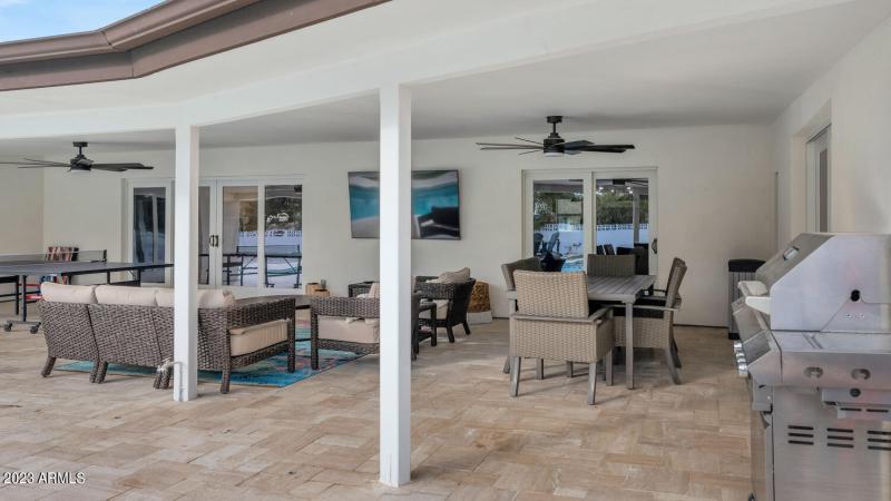 5311 N Woodmere Fairway-large-036-008-53