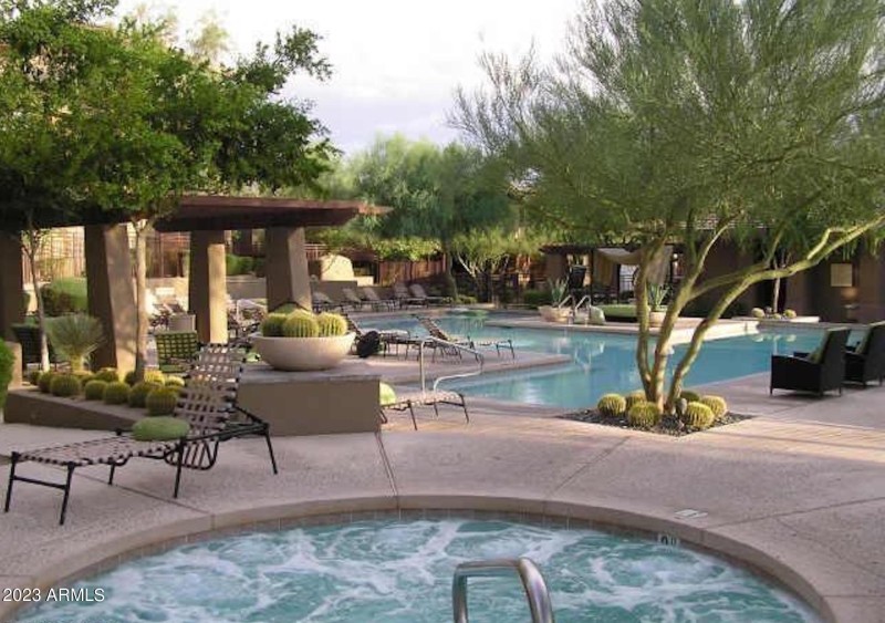F-Hot Tub
