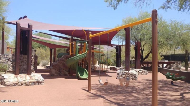 z16 - Park Play Ground