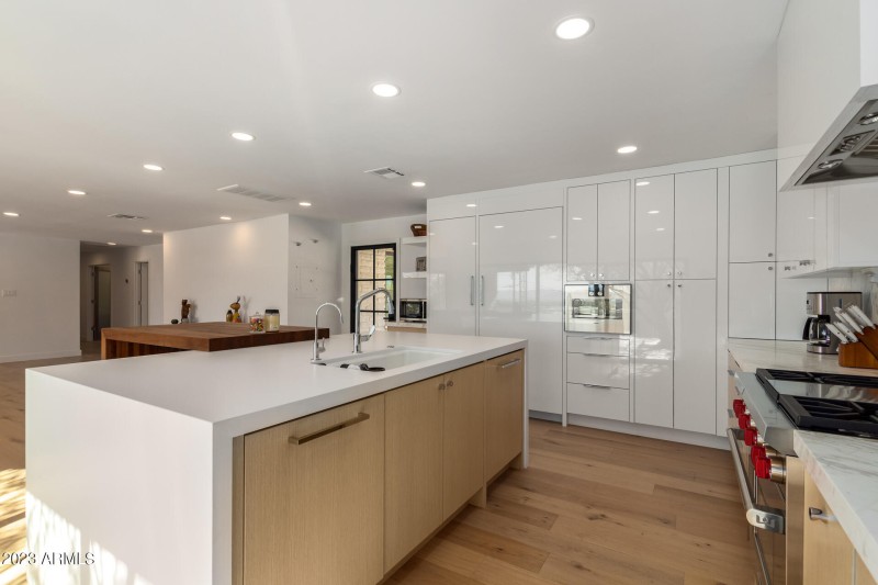 0030-13 - Saddle Rock