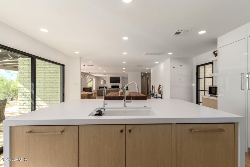 0032-14 - Saddle Rock