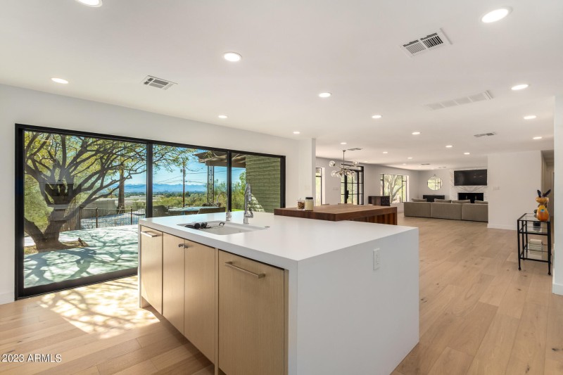 0034-15 - Saddle Rock