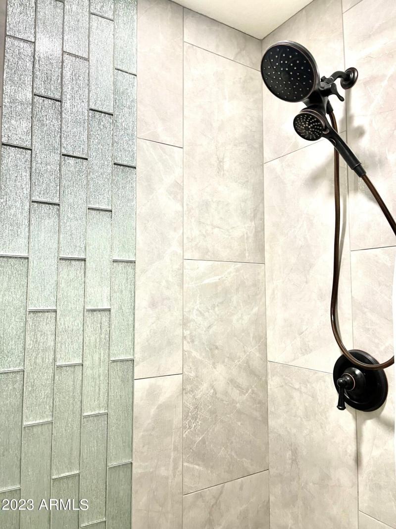 MASTER SHOWER