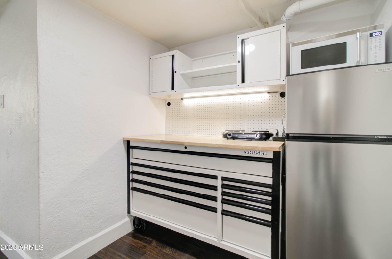 877 E Sycamore Tweety Bird-6