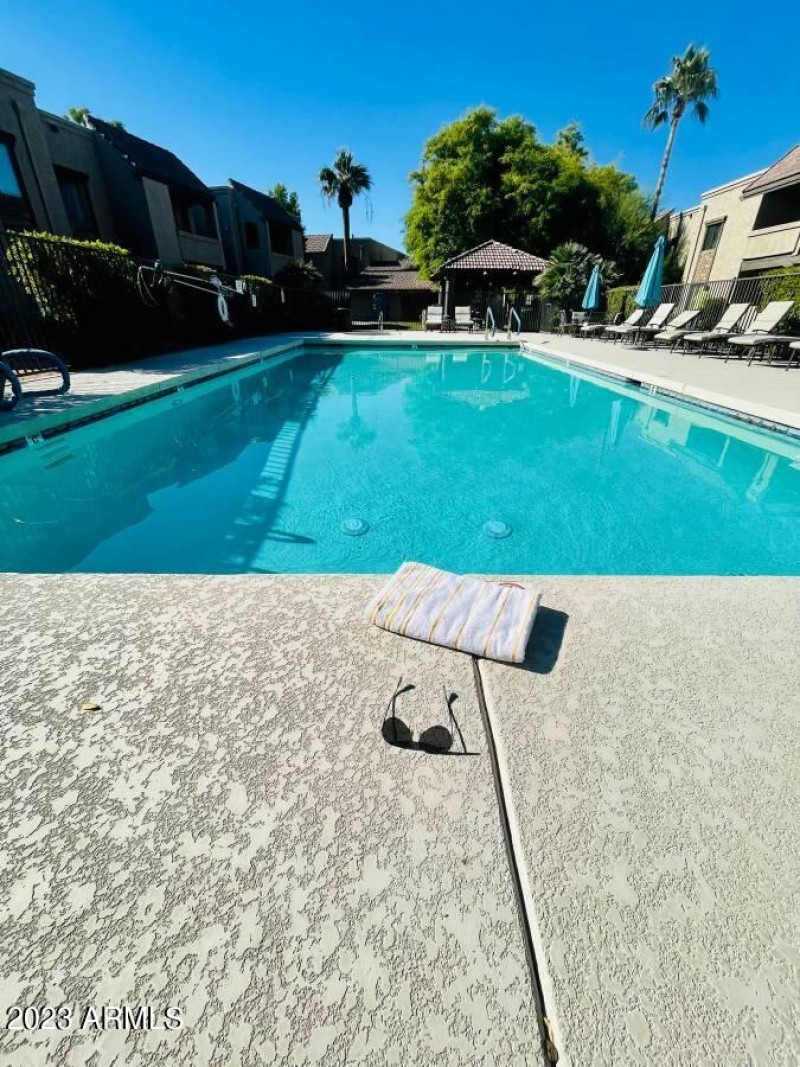 Pool relax