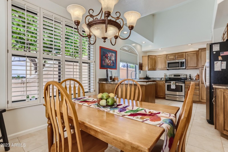07 Dining Room