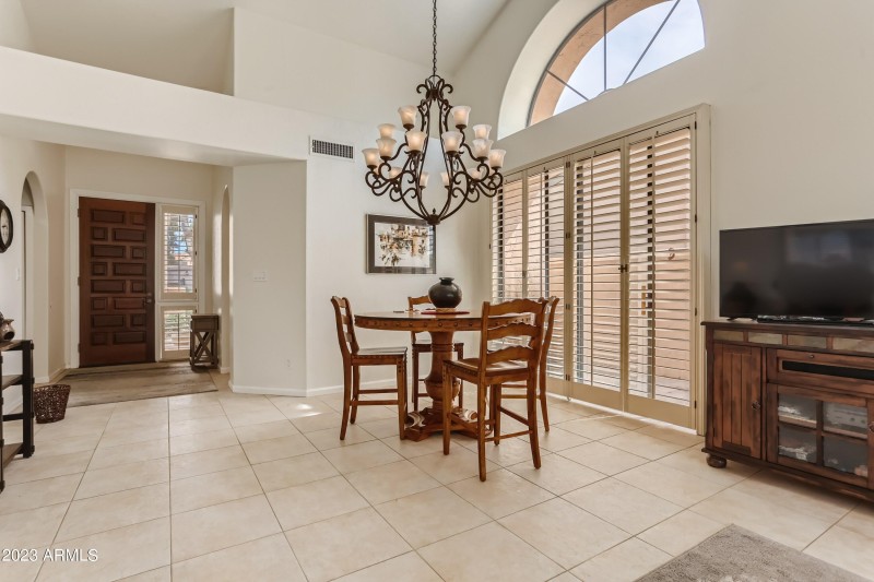12 Breakfast Area