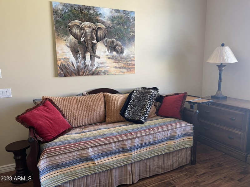 3RD BR POP UP KING DAY BED