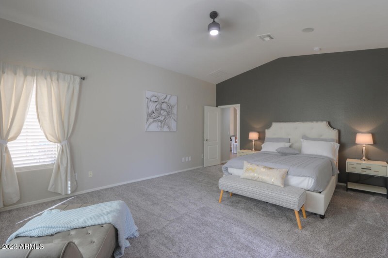 22 Owners suite towards Headboard