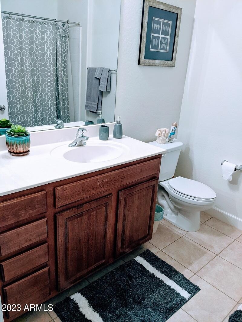 12208 Guest Bathroom