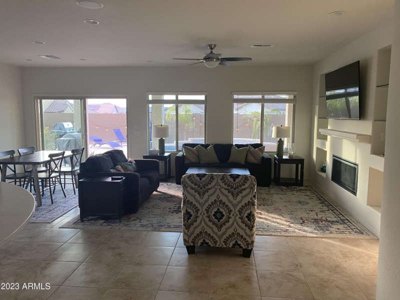 20444264-F9B3-48B9-B18E-D99B5663691C