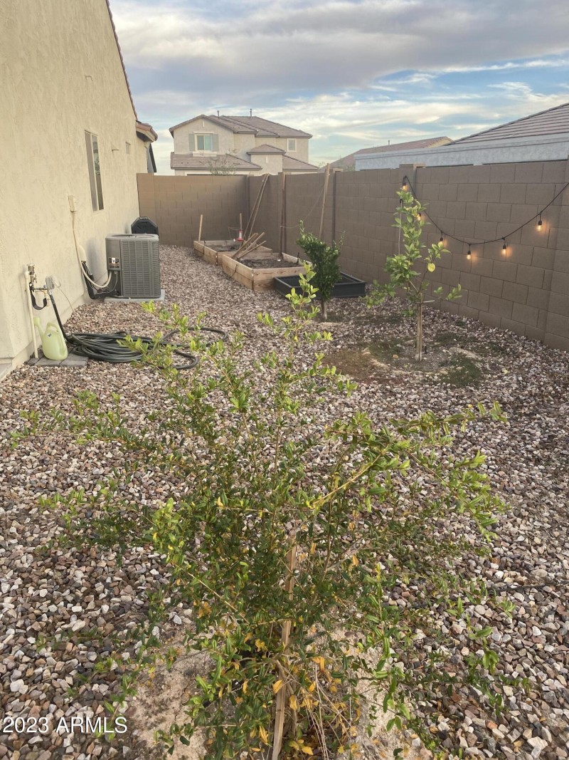 FDD77B90-E283-429C-B5C2-BC6CC76CC942