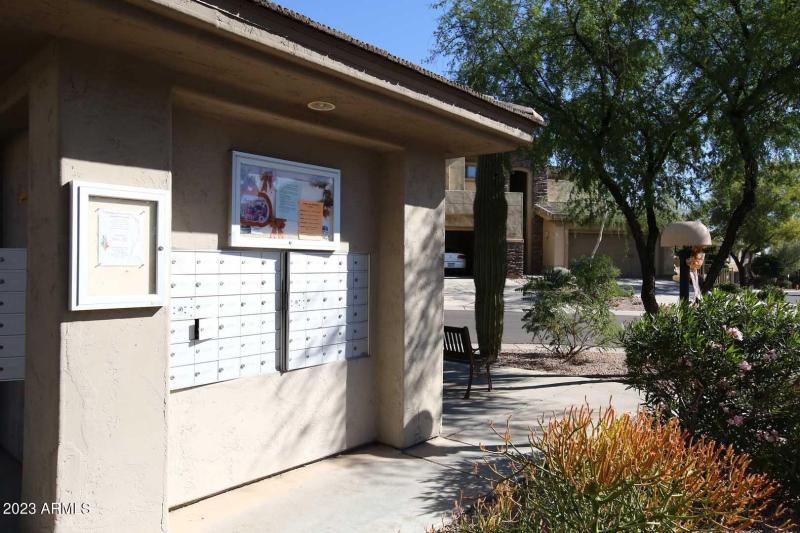 CLUSTER MAILBOXES