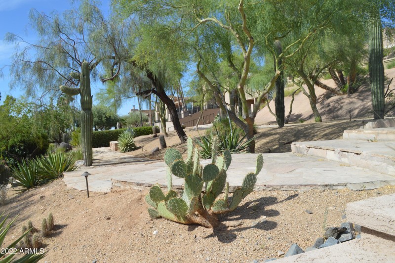 Walk Way to Community Pool