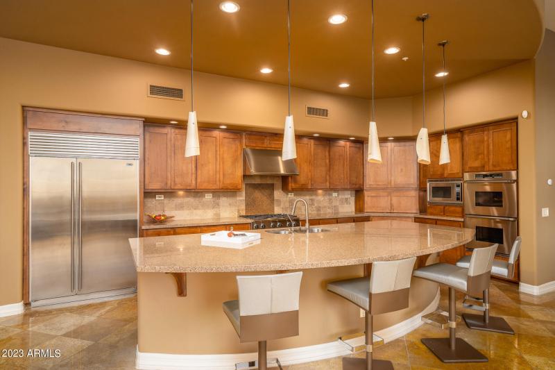 6) KITCHEN