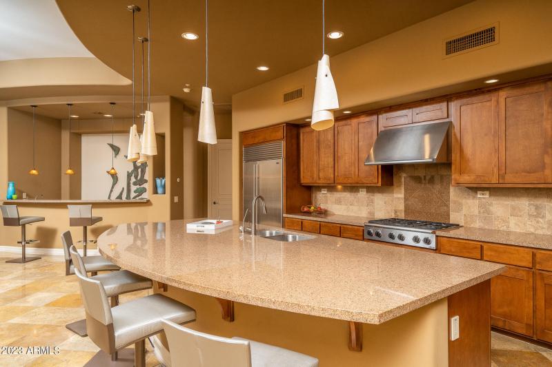 7) KITCHEN