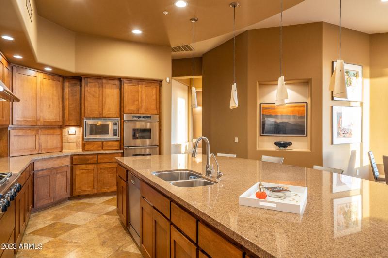 8) KITCHEN