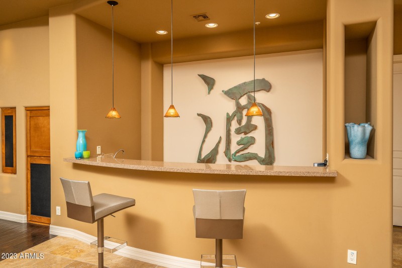 9) WET BAR