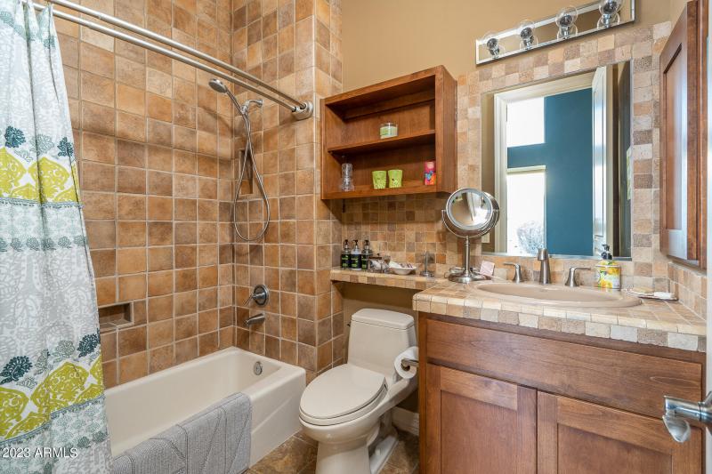34) BED 2 BATH