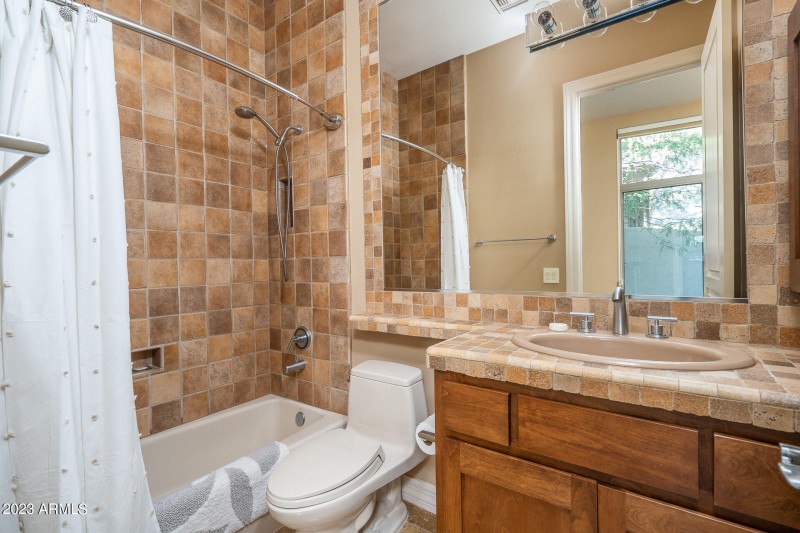 38) BED 4 BATH