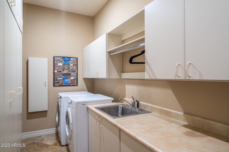 40) LAUNDRY