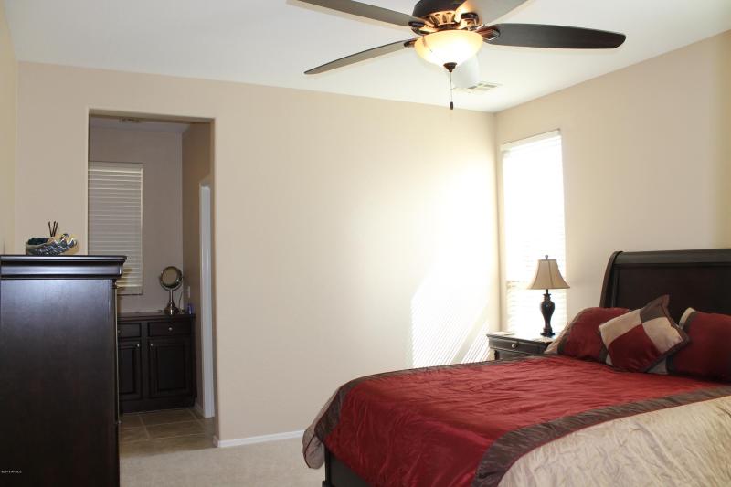 MASTER BEDRM, OPPOSITE VIEW