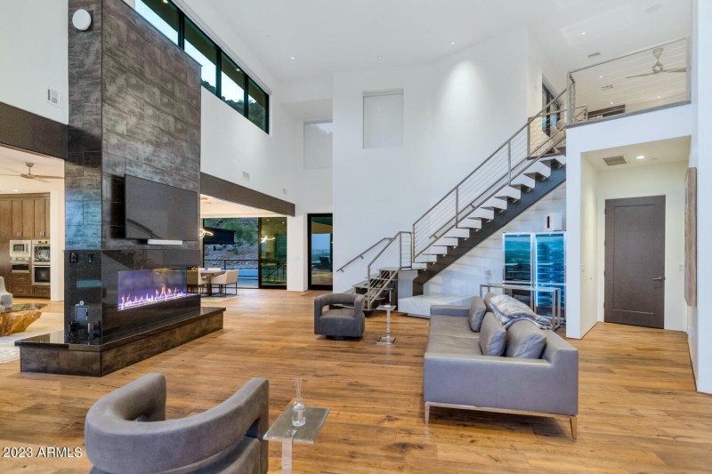 4010 E Canyon Ct-large-007-044-4010 Cany