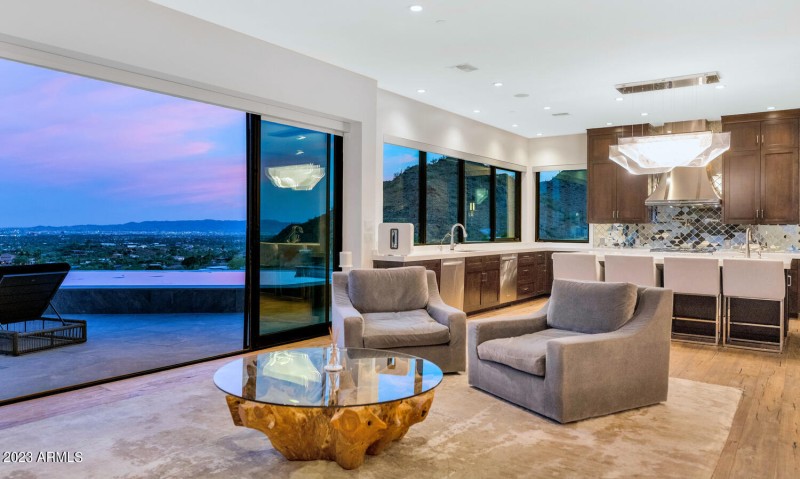 4010 E Canyon Ct-large-015-011-4010 Cany