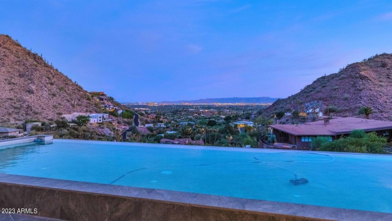 4010 E Canyon Ct-large-038-007-4010 Cany