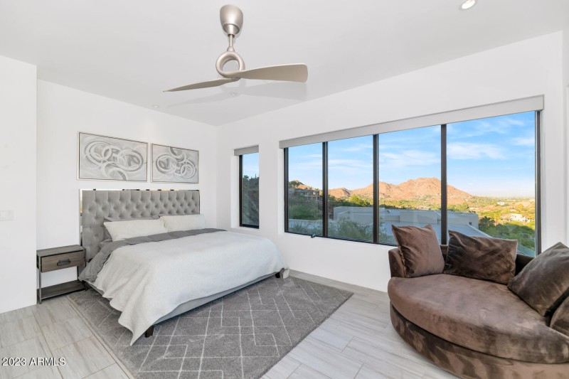 4010 E Canyon Ct-large-048-039-4010 Cany