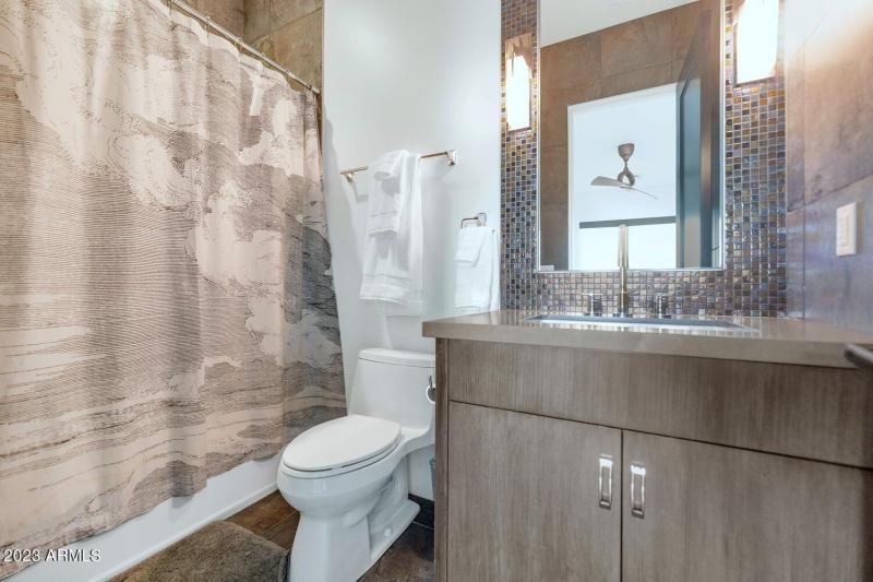 4010 E Canyon Ct-large-052-029-4010 Cany