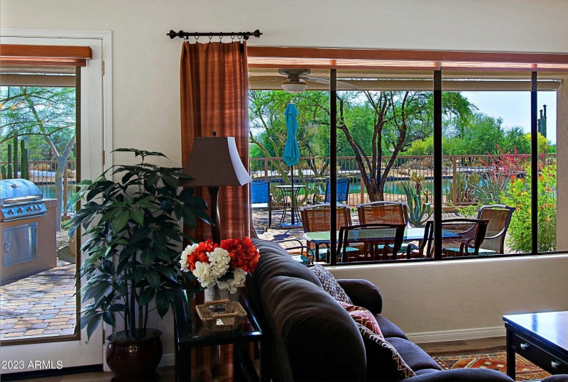 Dining and Greatroom Views