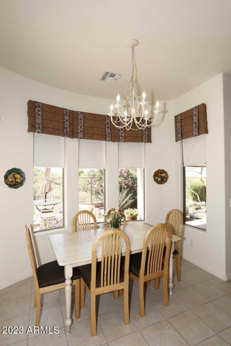 Eat-In Kitchen