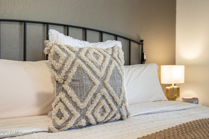 27-web-or-mls-4909-e-tumbleweed-cir