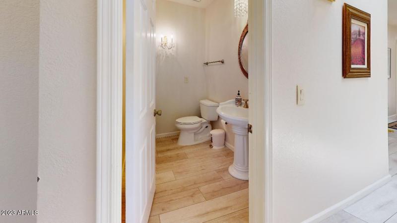 10476-E-Cannon-Dr-Bathroom(2)