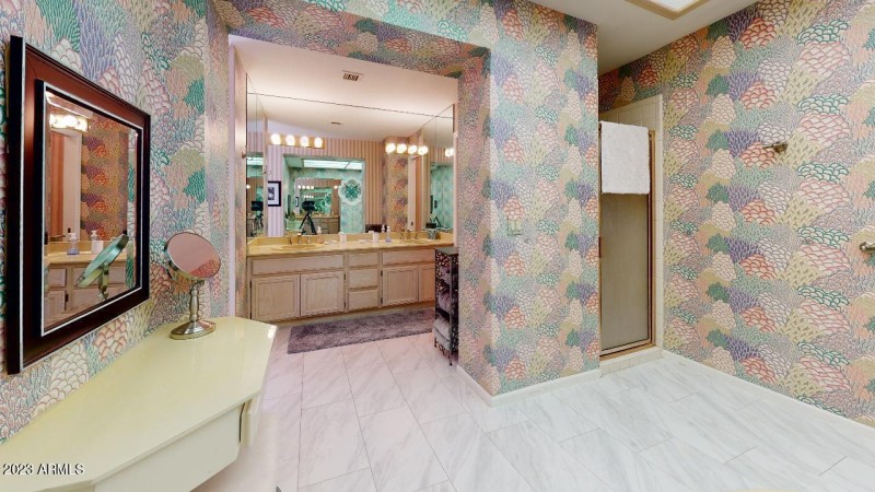 10476-E-Cannon-Dr-Bathroom