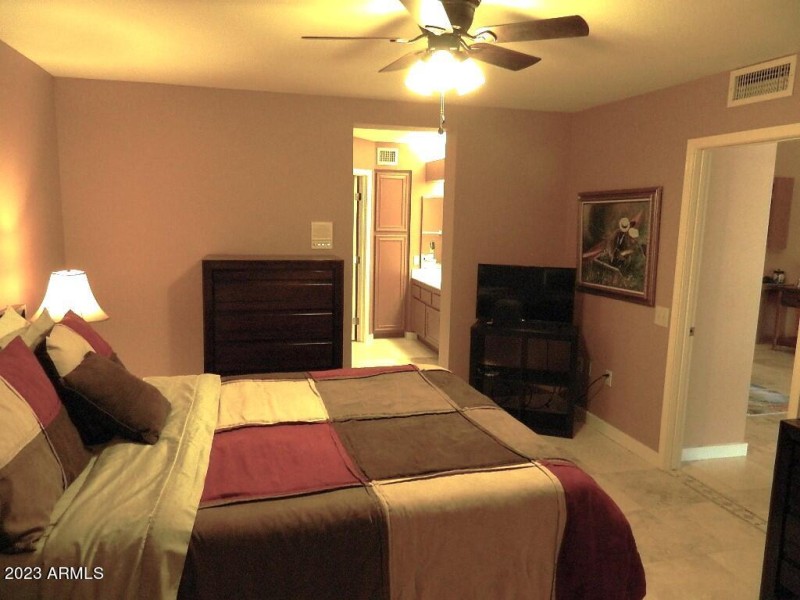 MC MASTER BEDROOM