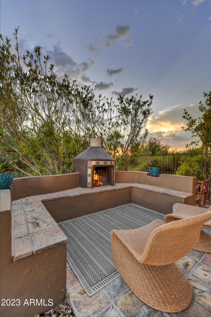 038_Sunset Patio Fireplace