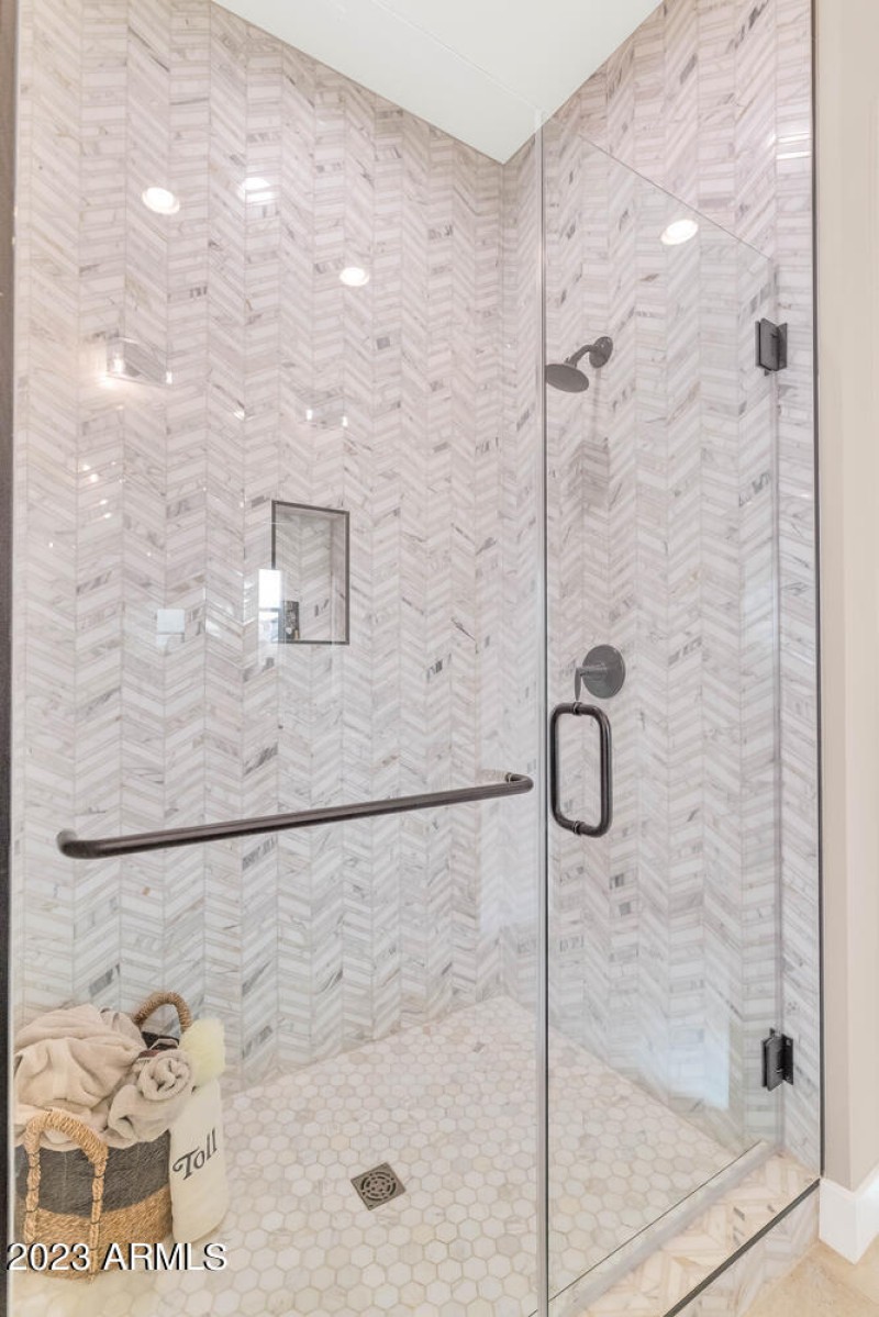 10118 E Tesla Ave-large-017-009-10118 E