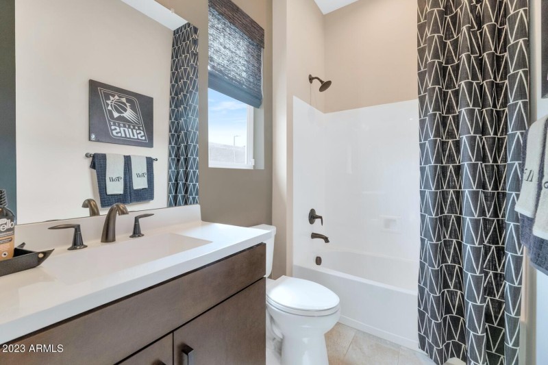 10118 E Tesla Ave-large-026-014-10118 E