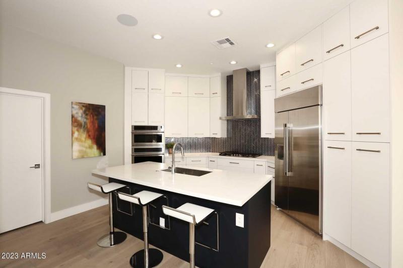 Kitchen With Breakfast Bar