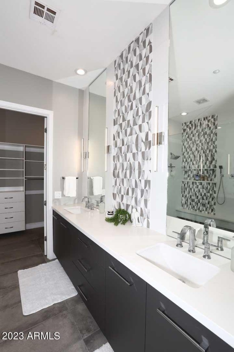 Guest Bedroom-Ensuite