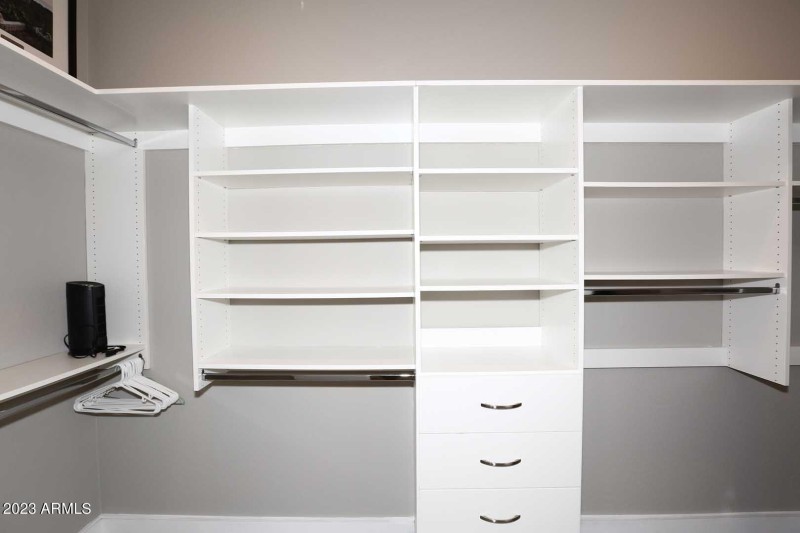 Guest Bedroom-Closet