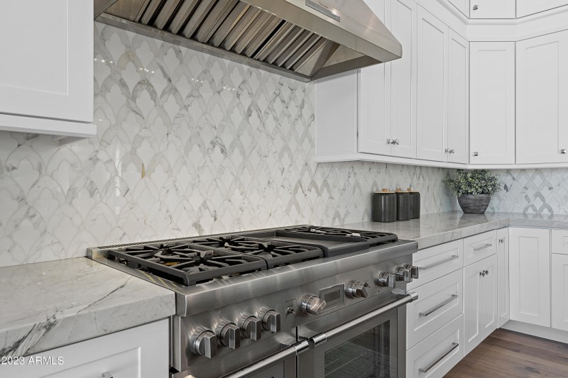 13-Kitchen